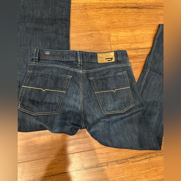 Men’s Vintage Diesel Levan Dark Blue Jeans- made in Italy! Beautiful condition - Picture 5 of 7
